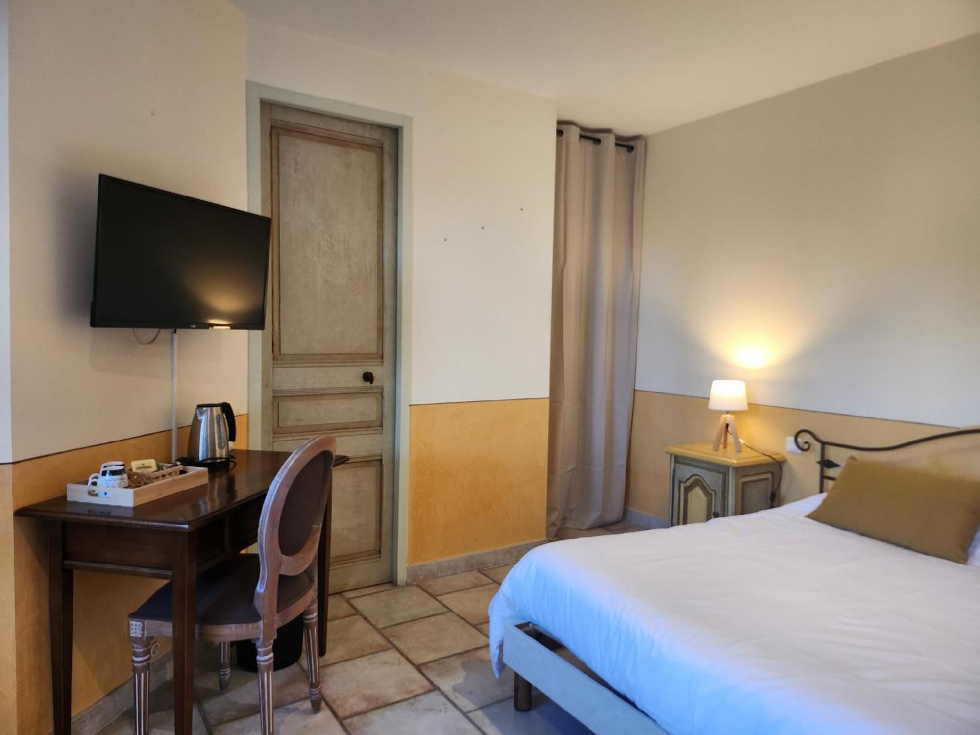 Bed and Breakfast Domaine Les Gendalis Saint-Saturnin-lès-Avignon Esterno foto