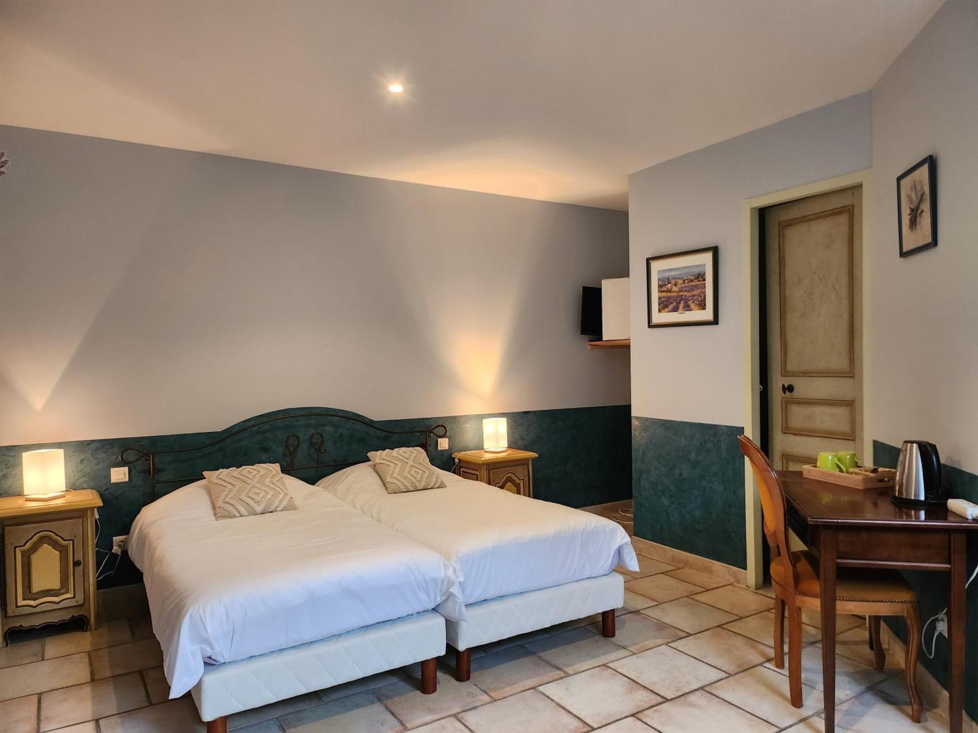 Bed and Breakfast Domaine Les Gendalis Saint-Saturnin-lès-Avignon Esterno foto