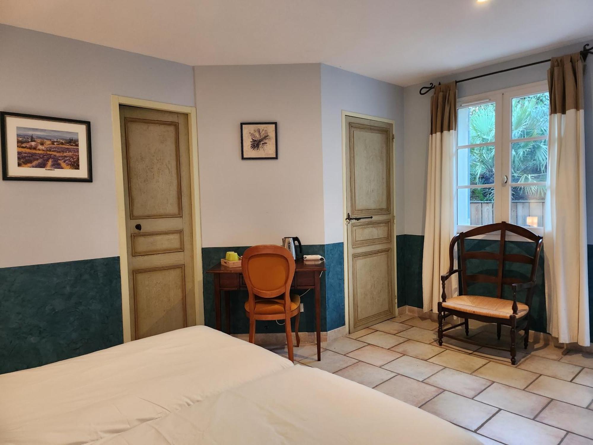 Bed and Breakfast Domaine Les Gendalis Saint-Saturnin-lès-Avignon Esterno foto
