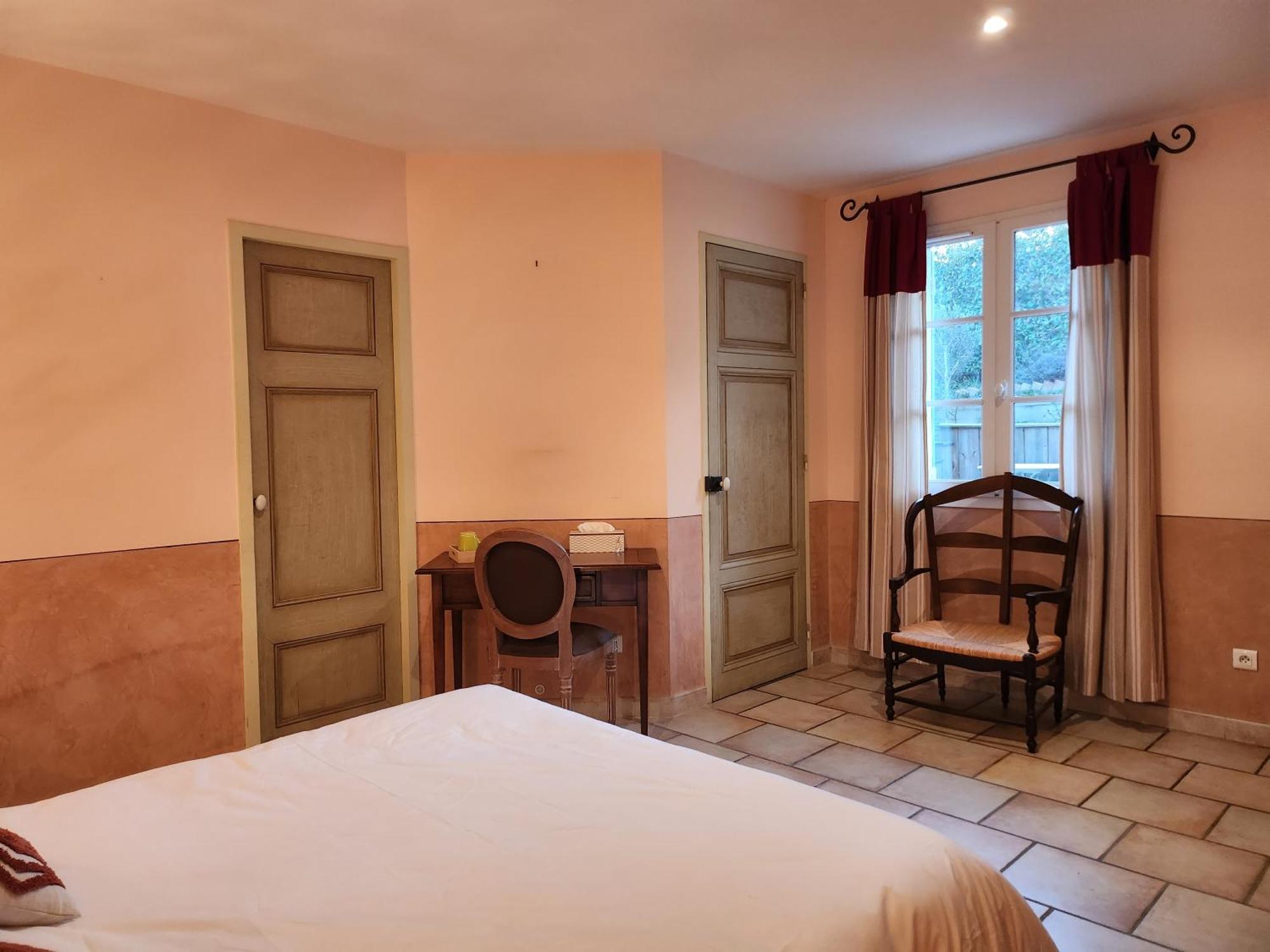 Bed and Breakfast Domaine Les Gendalis Saint-Saturnin-lès-Avignon Esterno foto