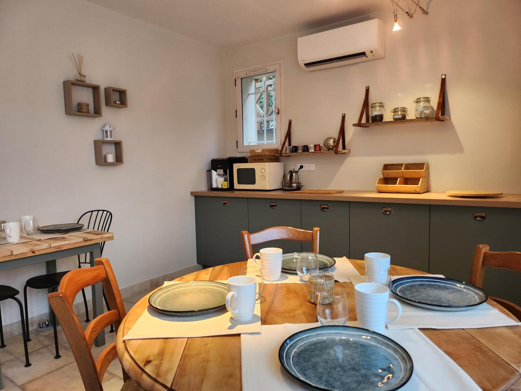 Bed and Breakfast Domaine Les Gendalis Saint-Saturnin-lès-Avignon Esterno foto