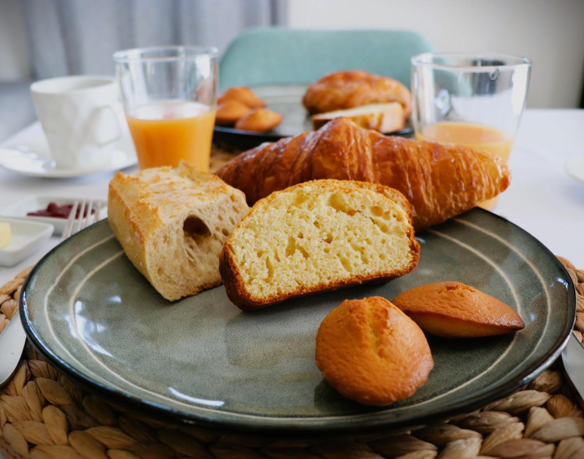 Bed and Breakfast Domaine Les Gendalis Saint-Saturnin-lès-Avignon Esterno foto