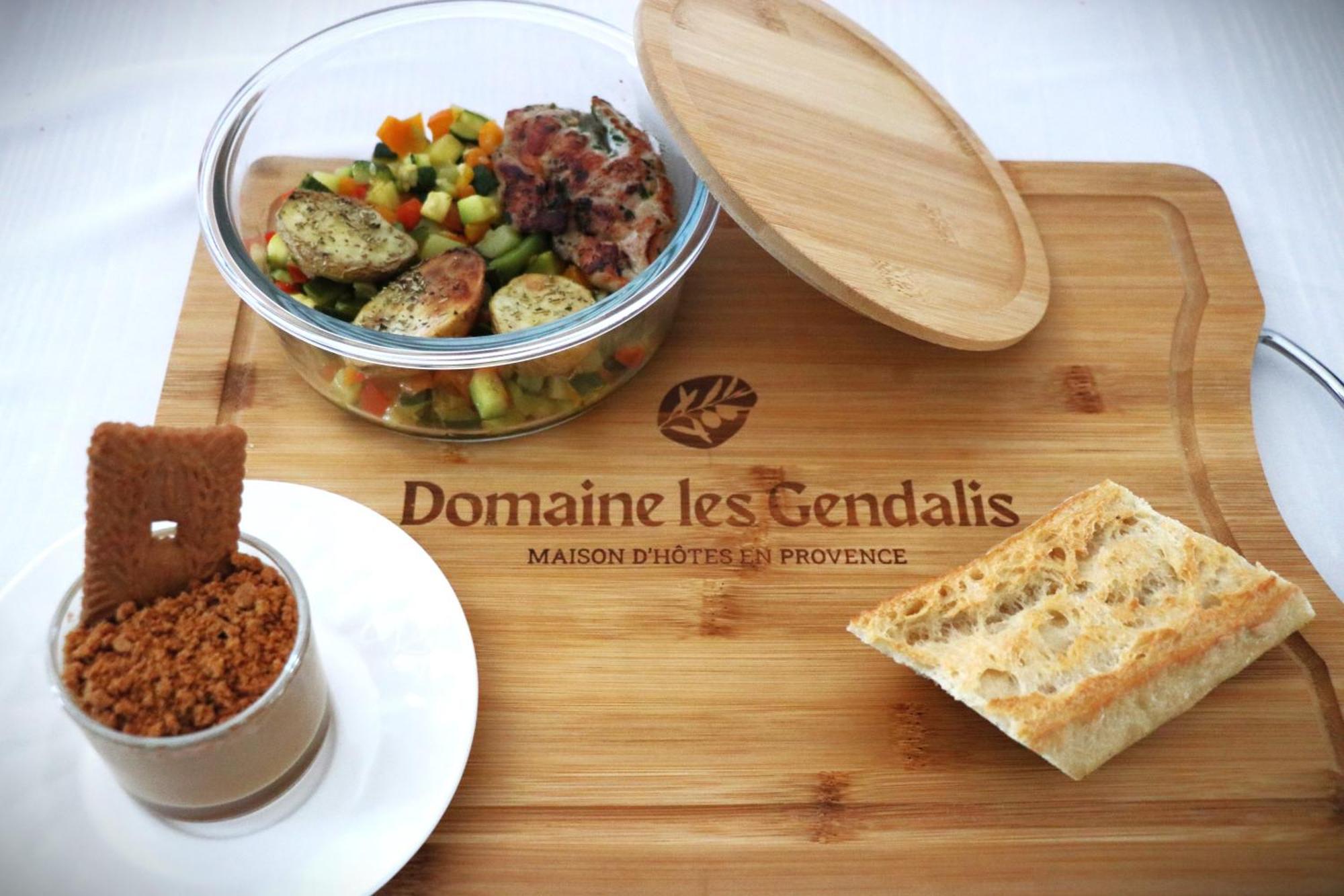 Bed and Breakfast Domaine Les Gendalis Saint-Saturnin-lès-Avignon Esterno foto