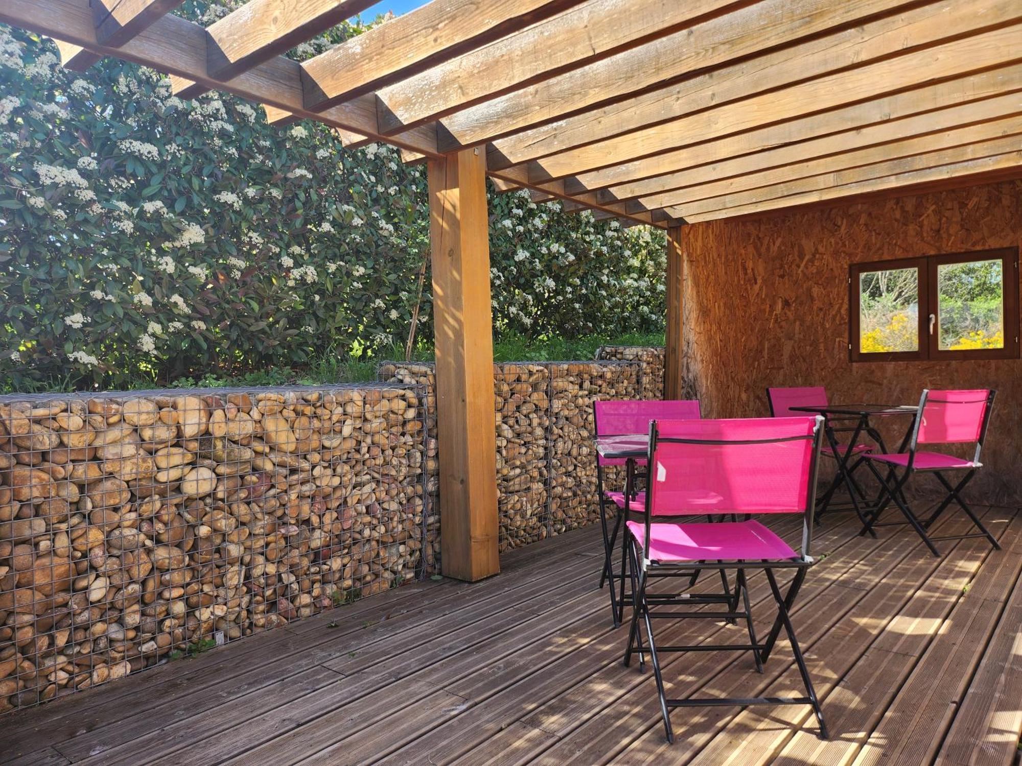 Bed and Breakfast Domaine Les Gendalis Saint-Saturnin-lès-Avignon Esterno foto