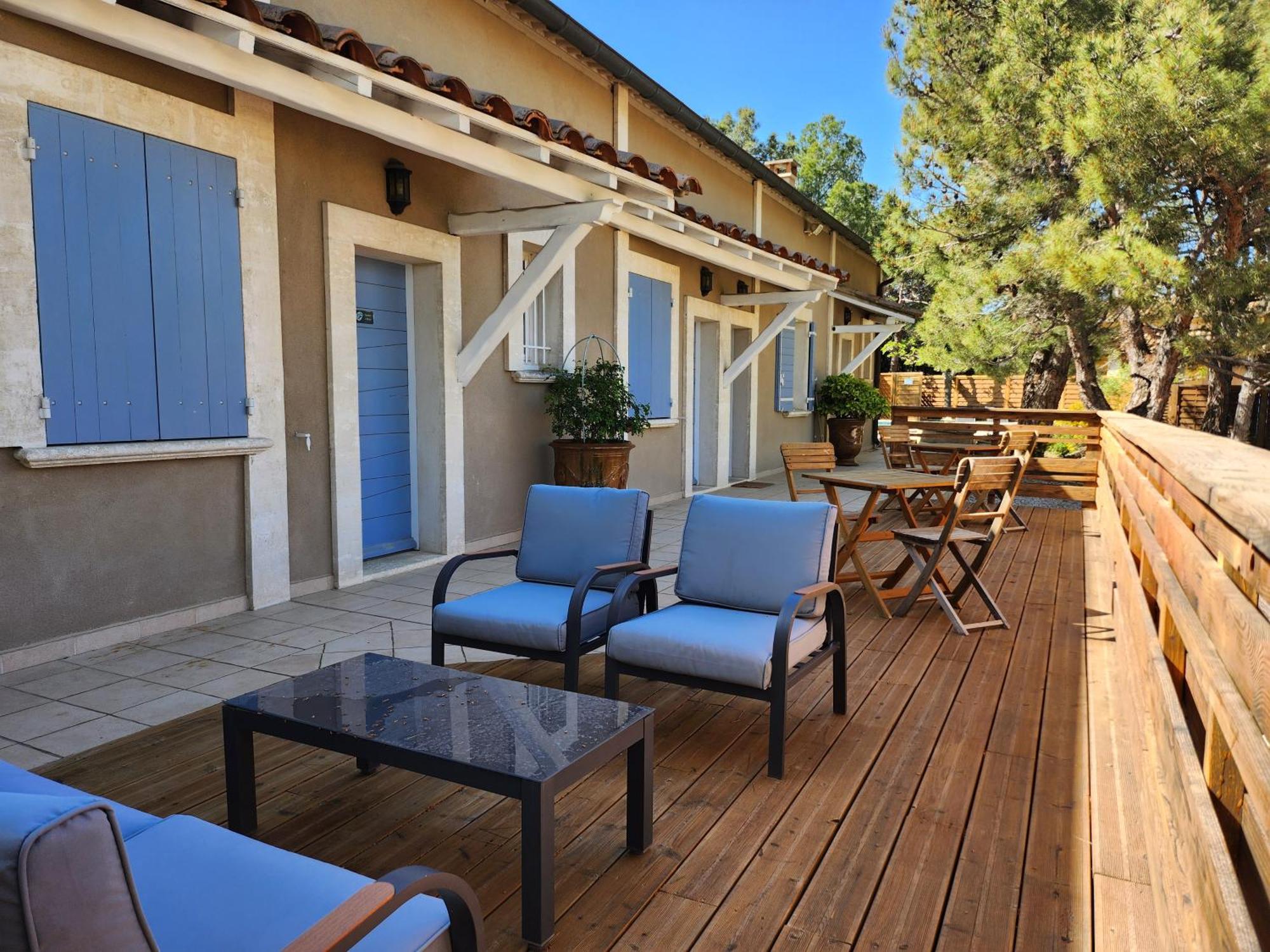 Bed and Breakfast Domaine Les Gendalis Saint-Saturnin-lès-Avignon Esterno foto